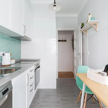 Apartment Stroll To Coffee Shops Near A Renovated Hillside In Graca *