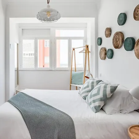Apartment Stroll To Coffee Shops Near A Renovated Hillside In Graca