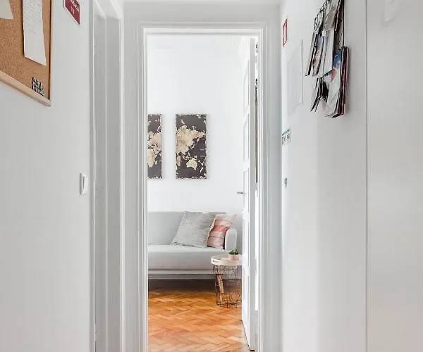 Stroll To Coffee Shops Near A Renovated Hillside In Graca Apartment Lisbon