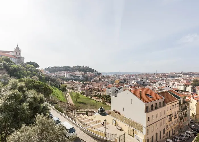 Stroll To Coffee Shops Near A Renovated Hillside In Graca *