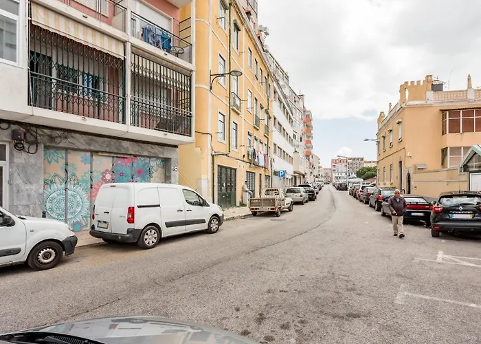 Stroll To Coffee Shops Near A Renovated Hillside In Graca *