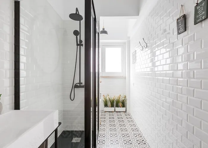 Stroll To Coffee Shops Near A Renovated Hillside In Graca شقة Lisboa