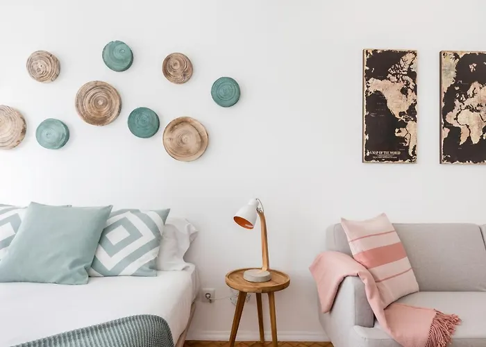 Apartment Stroll To Coffee Shops Near A Renovated Hillside In Graca Lisbon