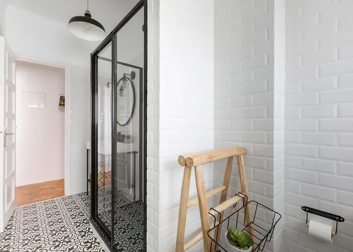 شقة Stroll To Coffee Shops Near A Renovated Hillside In Graca