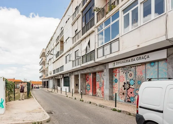 Lejlighed Stroll To Coffee Shops Near A Renovated Hillside In Graca *