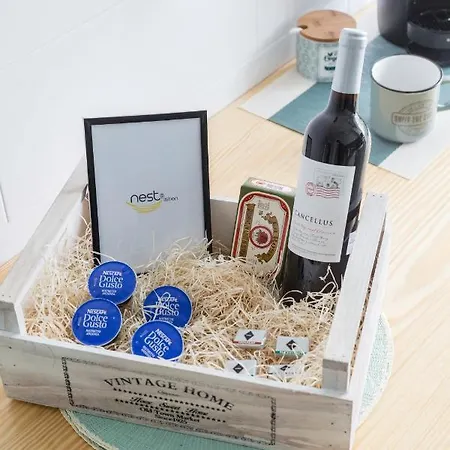 Stroll To Coffee Shops Near A Renovated Hillside In Graca Lissabon